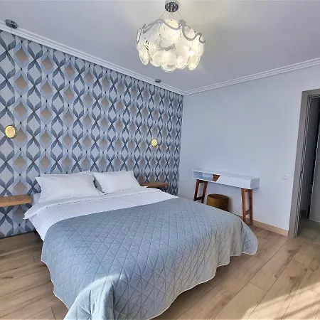 Світло Цілодобово Сучасні Апартаменти Біля Парку Топільче Ternopil Exterior foto