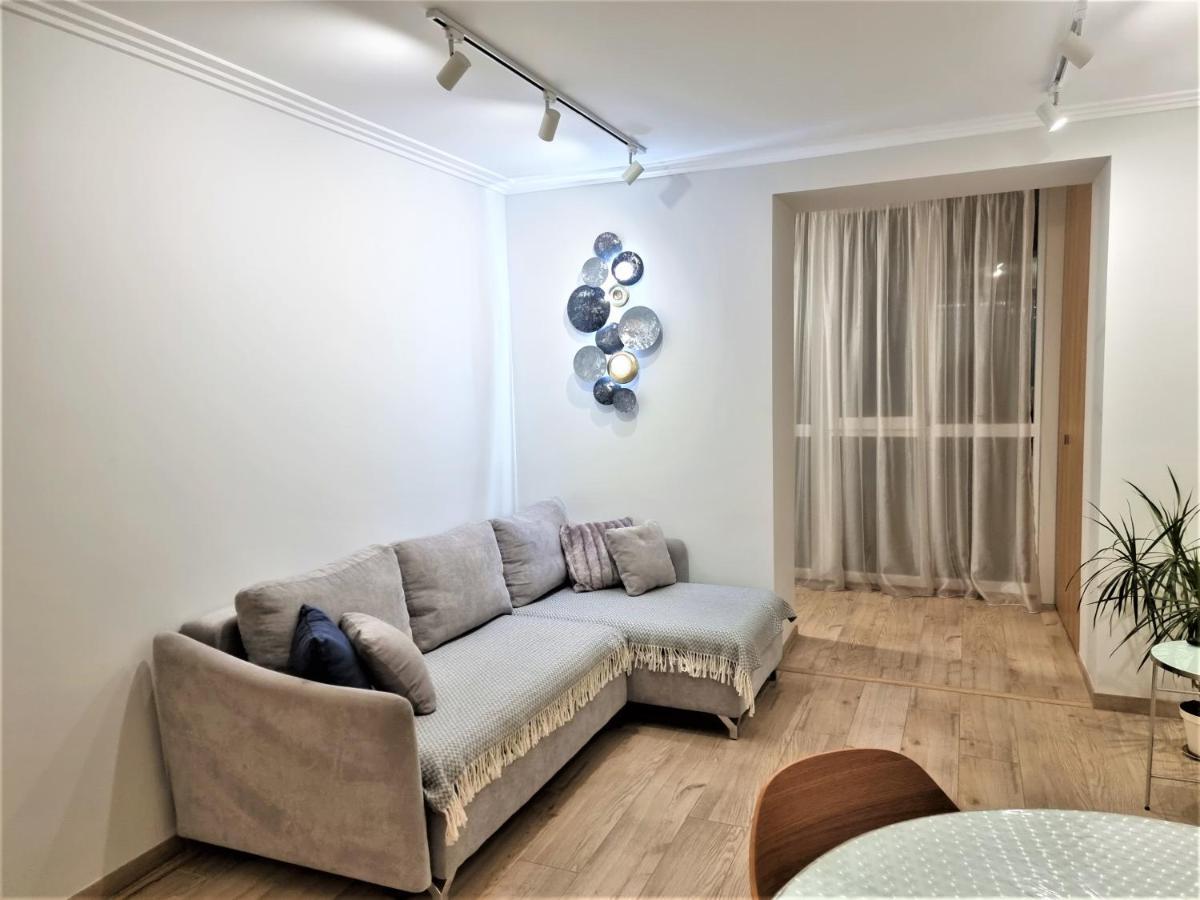 світло цілодобово сучасні біля парку топільче Apartment *