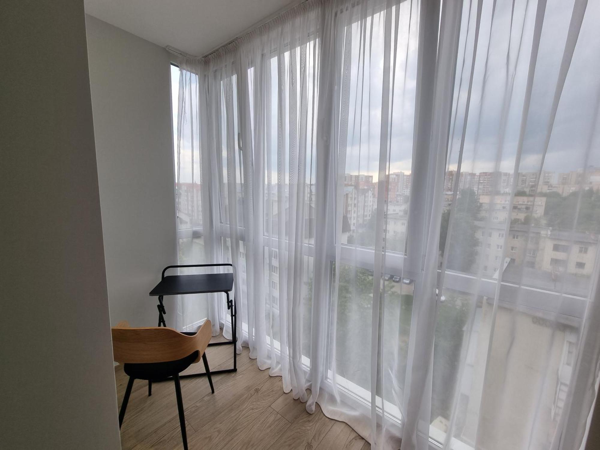 світло цілодобово сучасні біля парку топільче Apartment Ternopil
